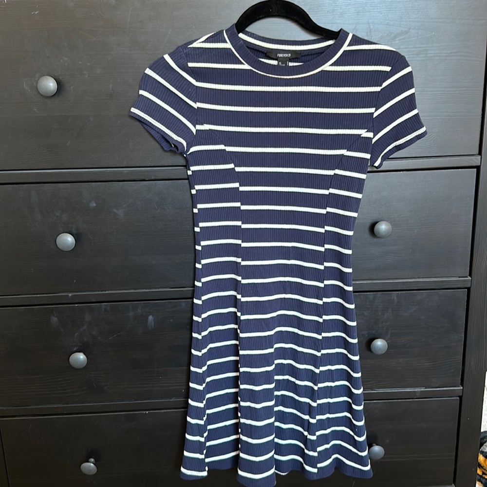 FOREVER 21 FITTED DRESS